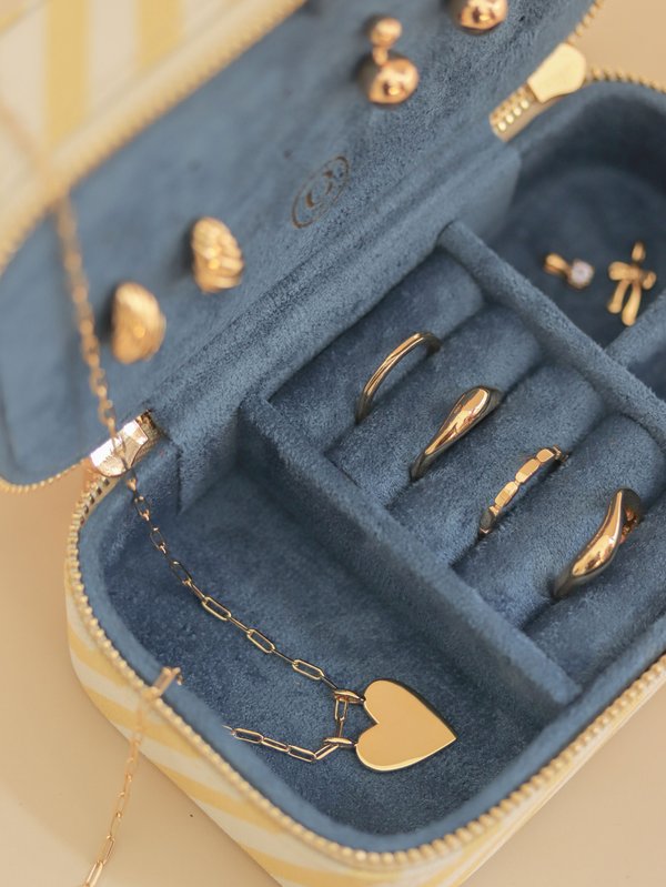 Curious Casa - 008 Treasure Box
