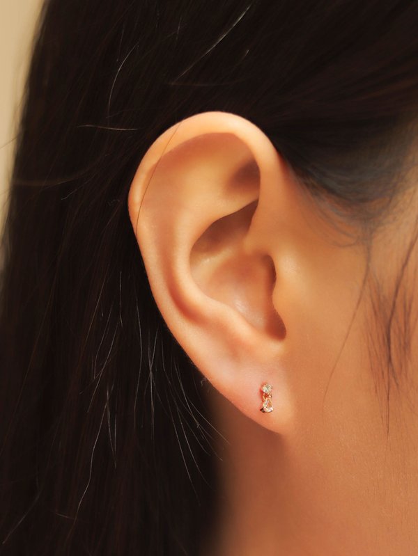 Vela Ear Studs - White Topaz in Champagne Gold
