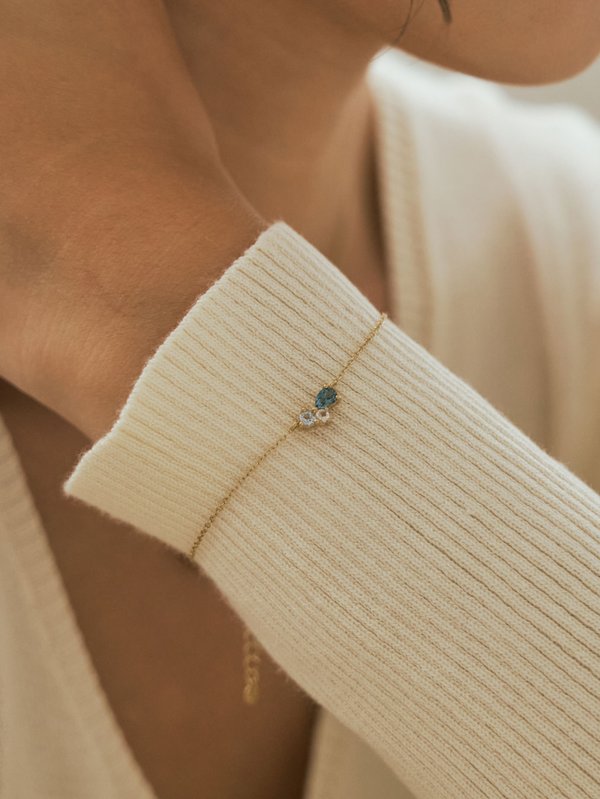Willow Bracelet - Sky Blue Topaz in Champagne Gold