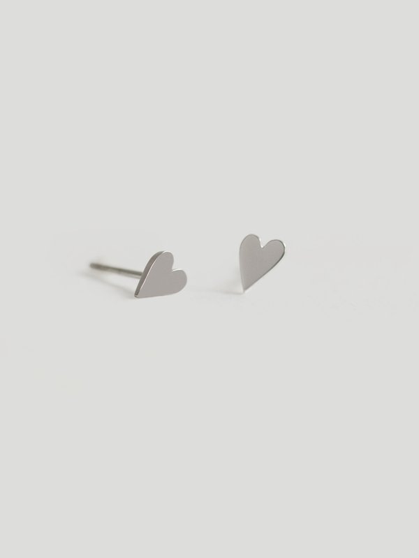 Sweet Heart Ear Studs in Silver