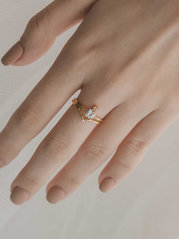 Arc Ring in Champagne Gold