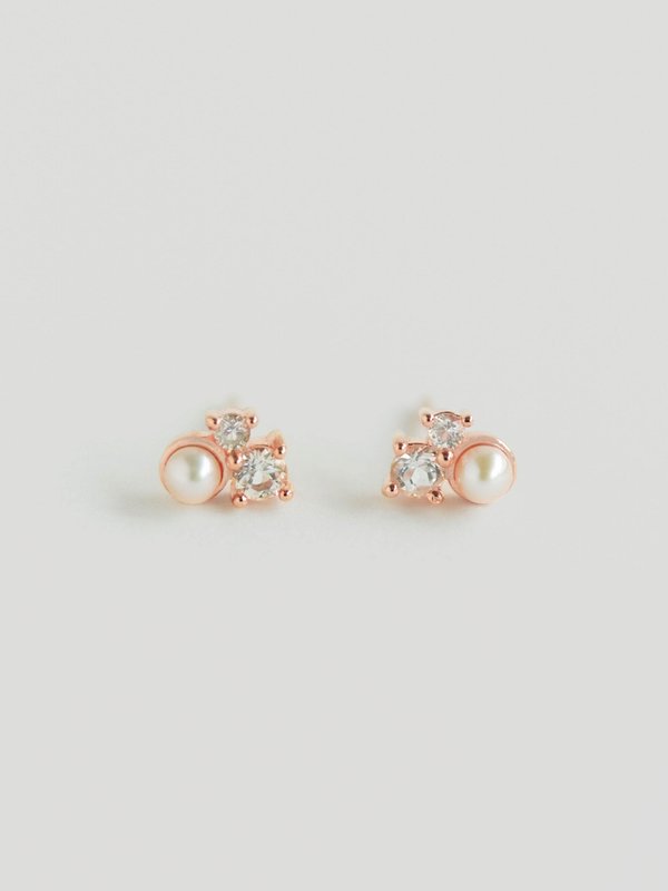 Numi Ear Studs - Freshwater Pearl in Rose Gold