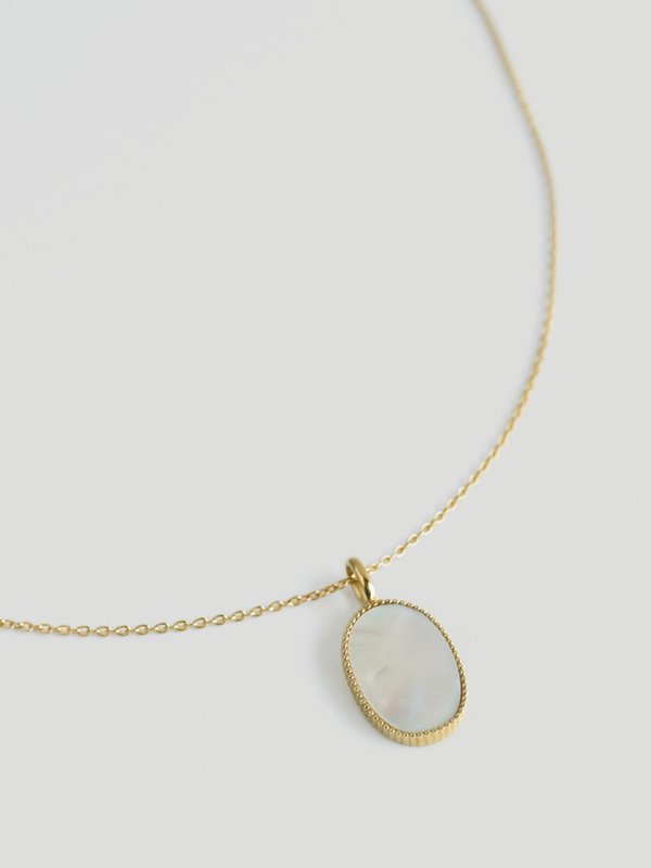 Naya Necklace - Mother of Pearl in Champagne Gold