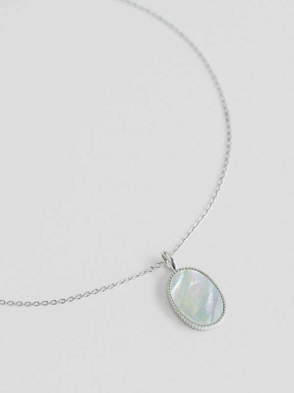 Naya Necklace - Mother of Pearl in Silver