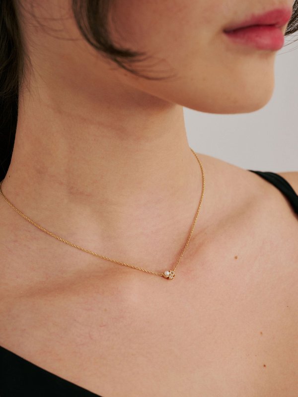 Numi Necklace - Freshwater Pearl in Champagne Gold