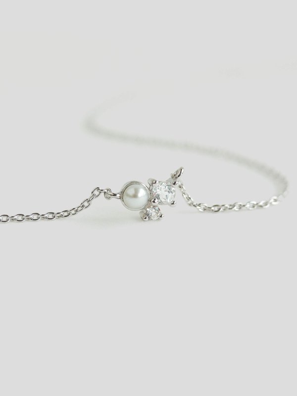 Numi Necklace - Freshwater Pearl in Silver