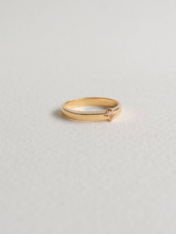Khloe Ring - White Topaz in Gold