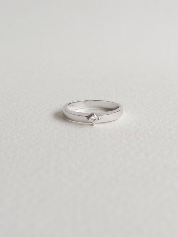 Khloe Ring - White Topaz in Silver