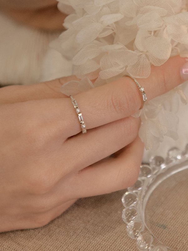 Strange x Curious - Purity Ring Set in Champagne Gold