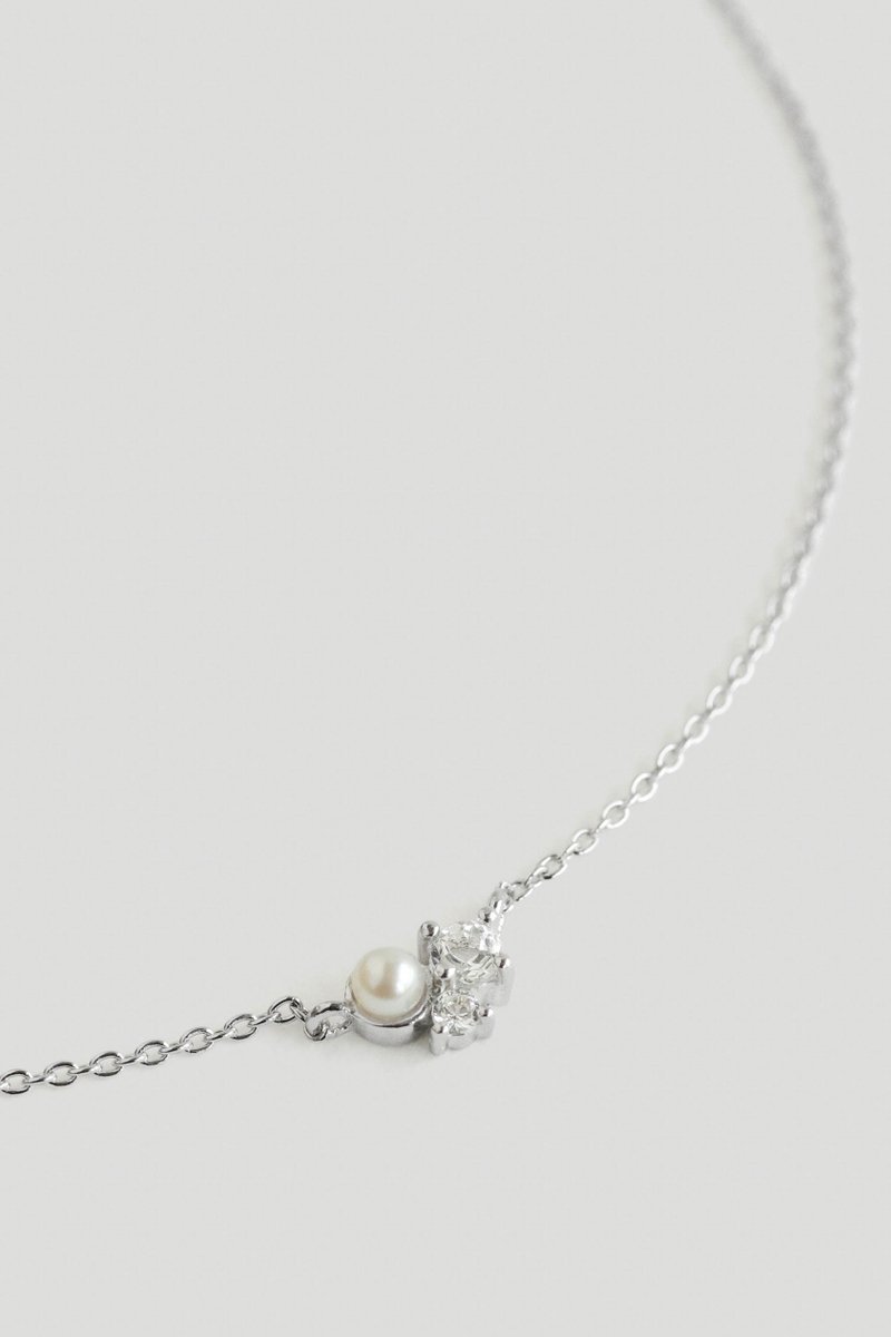 Numi Silver Necklace with Freshwater Pearl