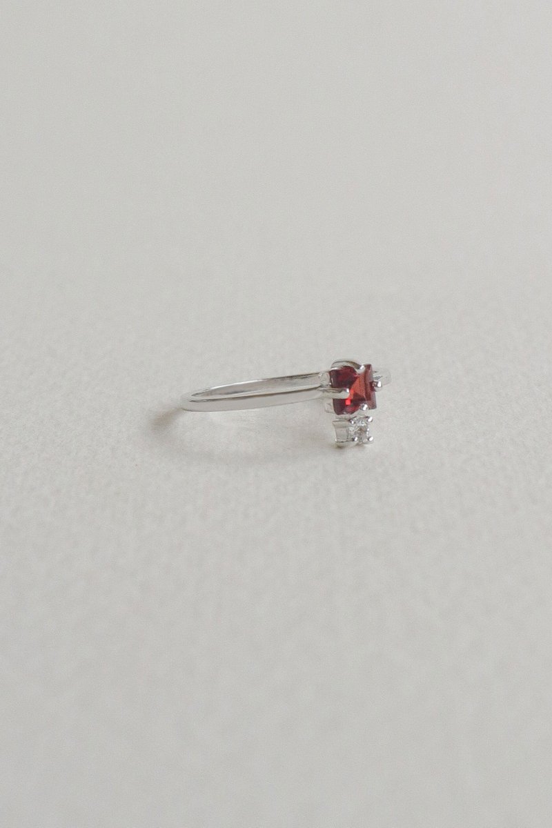 Kate Silver Ring with Garnet