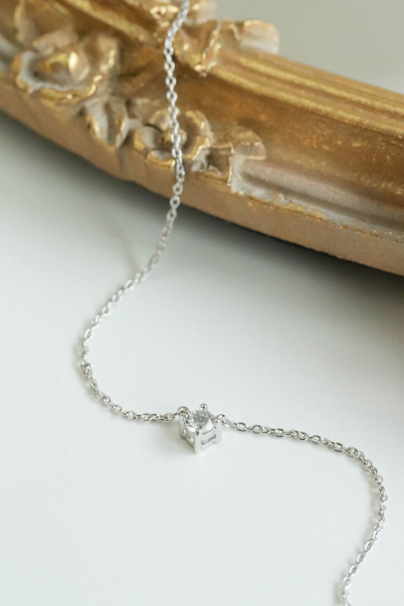 Dew Silver Necklace with White Topaz