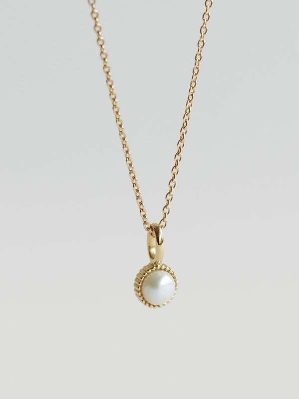 Nyssa Necklace - Freshwater Pearl in Champagne Gold 