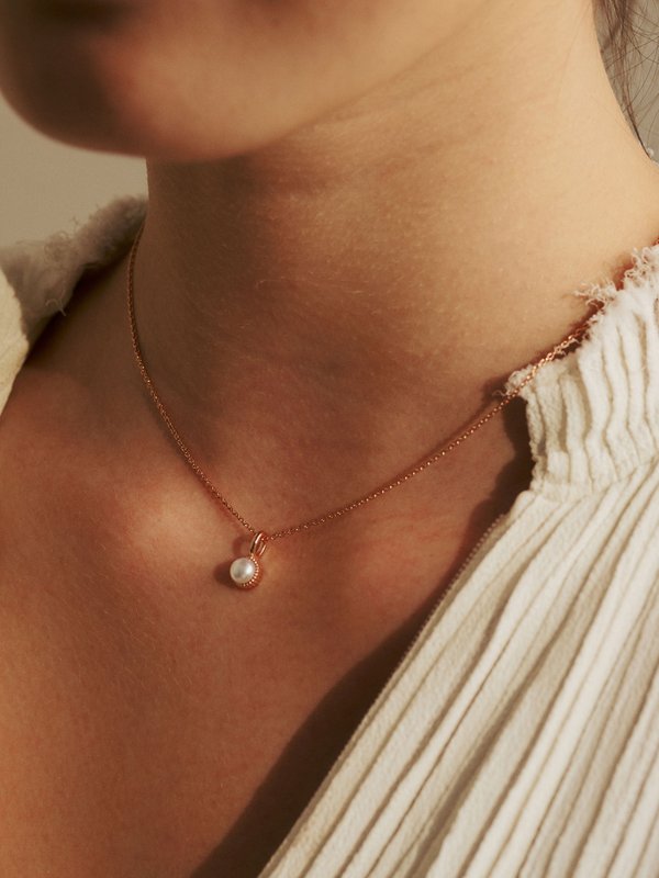 Nyssa Necklace - Freshwater Pearl in Rose Gold 