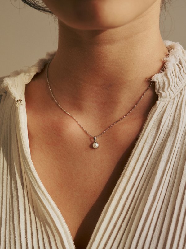 Nyssa Necklace - Freshwater Pearl in Silver