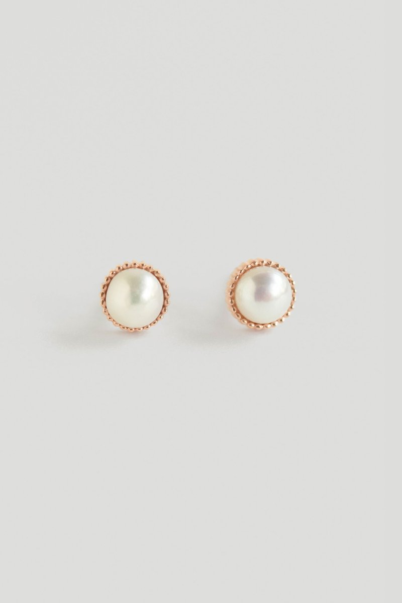 Nyssa Rose Gold Ear Studs with Freshwater Pearl