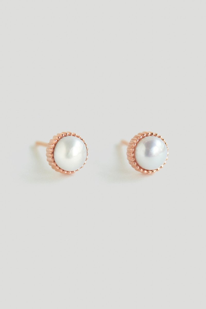 Nyssa Rose Gold Ear Studs with Freshwater Pearl
