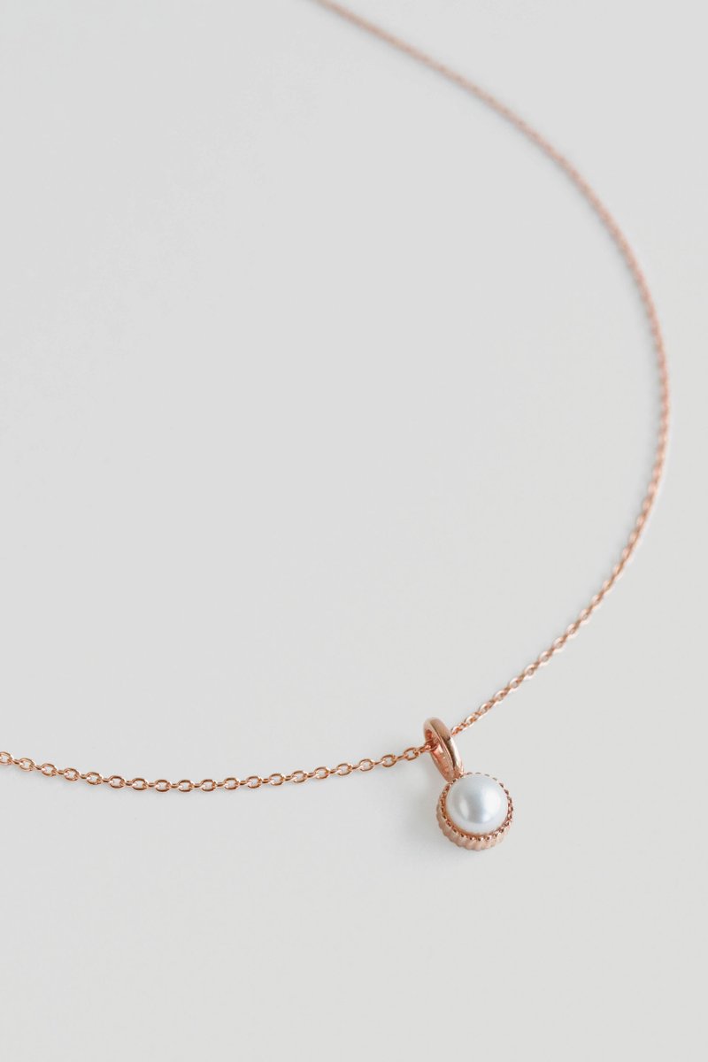 Nyssa Rose Gold Necklace with Freshwater Pearl