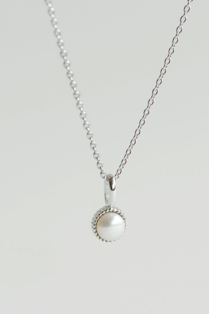 Nyssa Silver Necklace with Freshwater Pearl