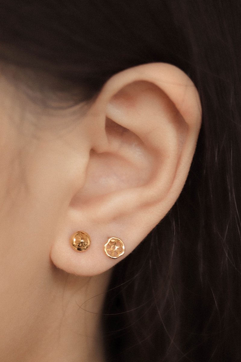 Tidbits Ear Studs in Champagne Gold