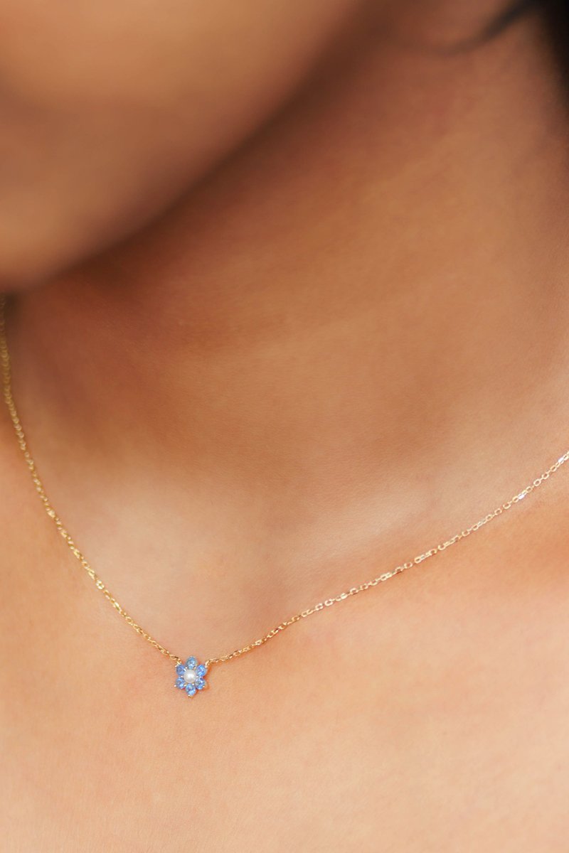 Daisy Gold Necklace with Blue Sapphire and Freshwater Pearl