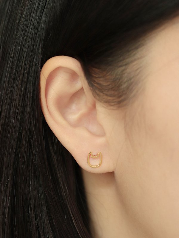 Cat Face Ear Studs in Champagne Gold