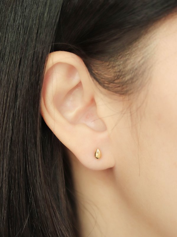 Raindrop Ear Studs in Champagne Gold