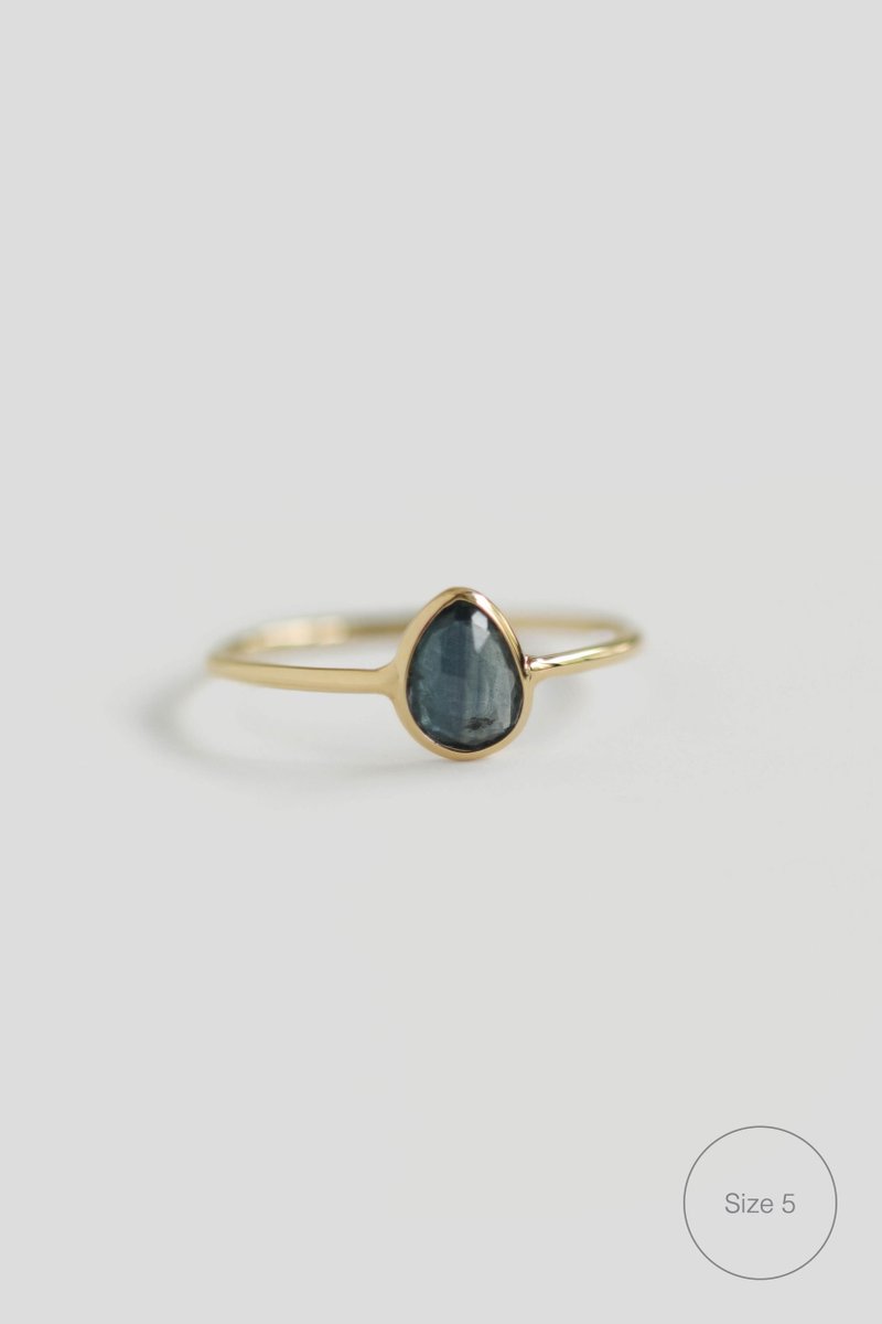 One-of-a-kind 18k Gold Sliced Sapphire Ring 02